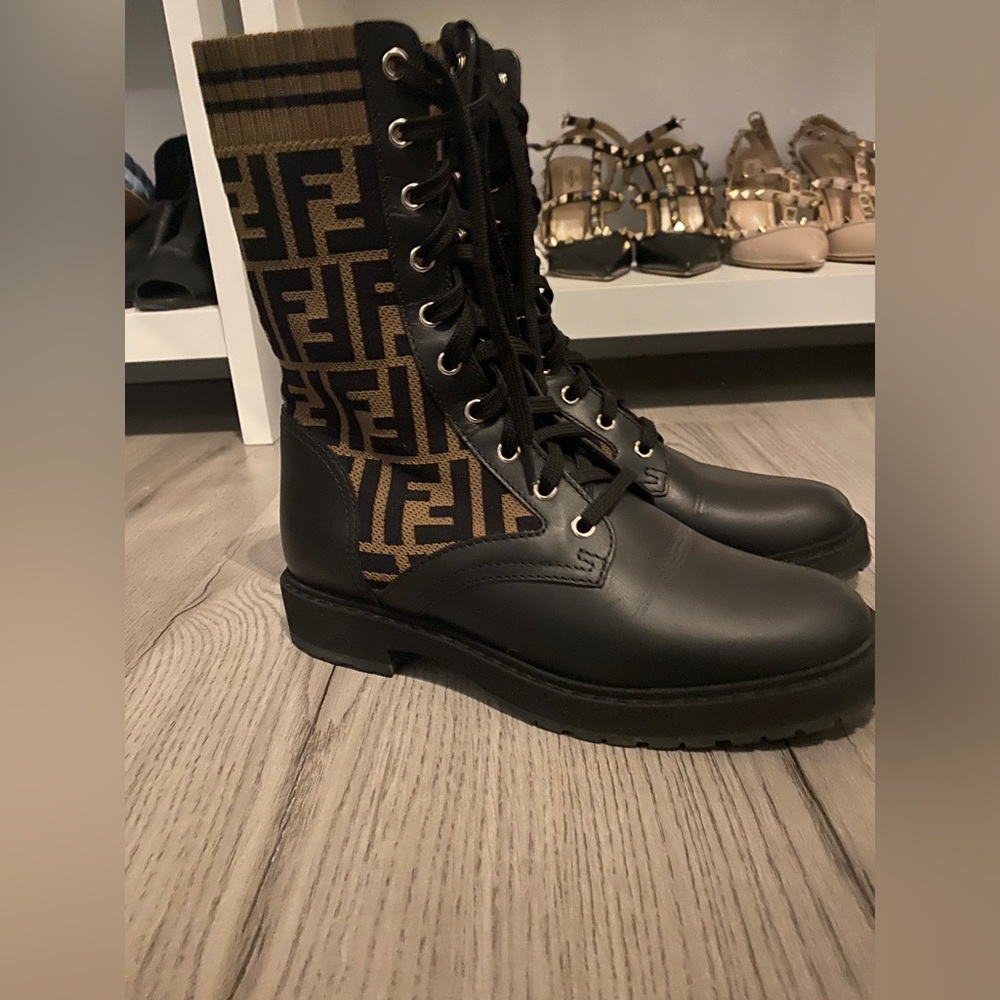 FENDI Rockoko Black leather biker boots with stretch fabric.   Like new